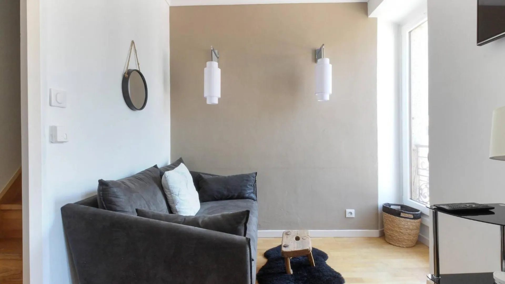 Nook 42 - The Loft - Central 2Br W/ Balcony Views シャモニー アパート